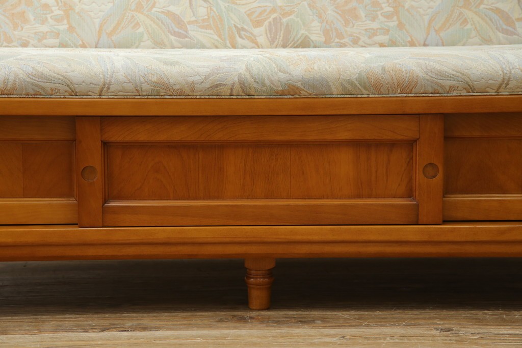 中古　横浜クラシック家具　ダニエル(daniel)　LD(エルディー)シリーズ　A-545　収納付きが嬉しい! 上質な空間づくりにおすすめの3人掛けソファ　定価約70万円相当　(R-076296)