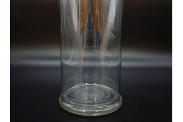 戦前　一升　ガラス　レトロな雰囲気が魅力のメスシリンダー(ビーカー、ガラスビン、硝子瓶、実験器具、枡、液量計)(R-076301)