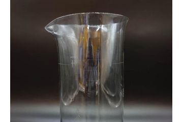 戦前　一升　ガラス　レトロな雰囲気が魅力のメスシリンダー(ビーカー、ガラスビン、硝子瓶、実験器具、枡、液量計)(R-076301)