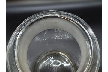 大正〜昭和初期　収納しながらお洒落にディスプレイ!懐かしさ漂う蓋付きガラス瓶(菓子瓶、ガラスビン、硝子、キャニスター、筒型、フタ付き)(R-076302)