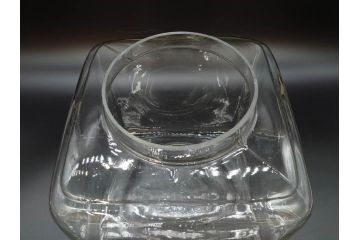 アンティーク雑貨　当時物　デッドストック　アルミ蓋　大・小　お洒落なディスプレイが叶うレトロなガラス瓶2個セット(角型、角瓶、キャニスター、ガラスビン、菓子瓶、硝子、フタ付き)(R-076304)