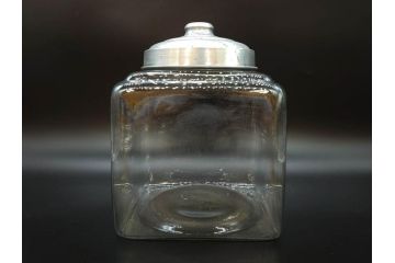 アンティーク雑貨　当時物　デッドストック　アルミ蓋　大・小　お洒落なディスプレイが叶うレトロなガラス瓶2個セット(角型、角瓶、キャニスター、ガラスビン、菓子瓶、硝子、フタ付き)(R-076304)