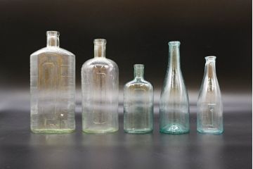 大正〜昭和初期　お洒落なディスプレイに活躍するガラス瓶5点セット(ボトル、ガラスビン、硝子、薬瓶、花瓶、花入、花器)(R-076306)