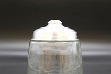 昭和レトロ　当時物　大正〜昭和初期　アルミ蓋　昔懐かしい雰囲気漂うガラス瓶2個セット(キャニスター、ガラスビン、硝子、菓子瓶)(R-076308)