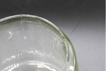 昭和レトロ　当時物　大正〜昭和初期　アルミ蓋　昔懐かしい雰囲気漂うガラス瓶2個セット(キャニスター、ガラスビン、硝子、菓子瓶)(R-076308)