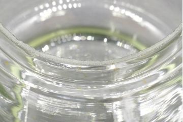 昭和レトロ　当時物　大正〜昭和初期　アルミ蓋　昔懐かしい雰囲気漂うガラス瓶2個セット(キャニスター、ガラスビン、硝子、菓子瓶)(R-076308)