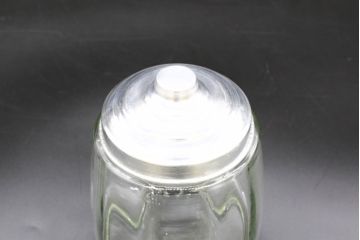 昭和レトロ　当時物　大正〜昭和初期　アルミ蓋　昔懐かしい雰囲気漂うガラス瓶2個セット(キャニスター、ガラスビン、硝子、菓子瓶)(R-076308)