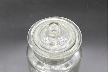 昭和レトロ　大・小　様々な用途に使える蓋付きガラス瓶5個セット(キャニスター、ガラスビン、硝子、菓子瓶)(R-076309)