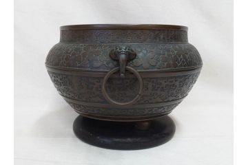 大正〜昭和初期　上手物　古銅　桜　味わい深い魅力を放つ火鉢(さくら、サクラ、手あぶり、鉢カバー、獣耳、獅子?)(R-076314)