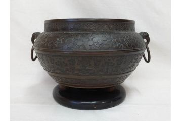 大正〜昭和初期　上手物　古銅　桜　味わい深い魅力を放つ火鉢(さくら、サクラ、手あぶり、鉢カバー、獣耳、獅子?)(R-076315)