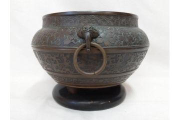 大正〜昭和初期　上手物　古銅　桜　味わい深い魅力を放つ火鉢(さくら、サクラ、手あぶり、鉢カバー、獣耳、獅子?)(R-076315)