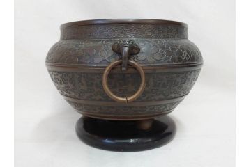 大正〜昭和初期　上手物　古銅　桜　味わい深い魅力を放つ火鉢(さくら、サクラ、手あぶり、鉢カバー、獣耳、獅子?)(R-076315)