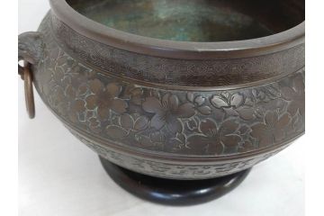 大正〜昭和初期　上手物　古銅　桜　味わい深い魅力を放つ火鉢(さくら、サクラ、手あぶり、鉢カバー、獣耳、獅子?)(R-076315)