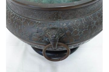 大正〜昭和初期　上手物　古銅　桜　味わい深い魅力を放つ火鉢(さくら、サクラ、手あぶり、鉢カバー、獣耳、獅子?)(R-076315)