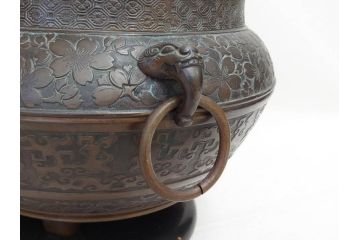 大正〜昭和初期　上手物　古銅　桜　味わい深い魅力を放つ火鉢(さくら、サクラ、手あぶり、鉢カバー、獣耳、獅子?)(R-076315)
