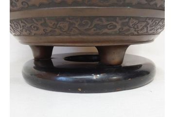 大正〜昭和初期　上手物　古銅　桜　味わい深い魅力を放つ火鉢(さくら、サクラ、手あぶり、鉢カバー、獣耳、獅子?)(R-076315)