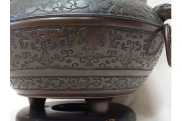 大正〜昭和初期　上手物　古銅　桜　味わい深い魅力を放つ火鉢(さくら、サクラ、手あぶり、鉢カバー、獣耳、獅子?)(R-076316)