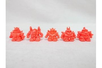 昭和レトロ　当時物　BANDAI　バンダイ　SDガンダム　武器　パーツ　ガン消し　まとめて71個セット(GUNDAM、消しゴム、ガシャポン、フィギュア、おもちゃ、オモチャ、玩具)(R-076317)