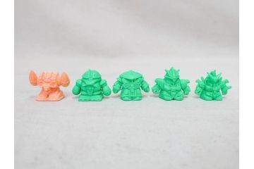昭和レトロ　当時物　BANDAI　バンダイ　SDガンダム　武器　パーツ　ガン消し　まとめて71個セット(GUNDAM、消しゴム、ガシャポン、フィギュア、おもちゃ、オモチャ、玩具)(R-076317)