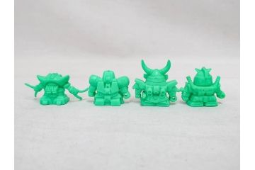 昭和レトロ　当時物　BANDAI　バンダイ　SDガンダム　武器　パーツ　ガン消し　まとめて71個セット(GUNDAM、消しゴム、ガシャポン、フィギュア、おもちゃ、オモチャ、玩具)(R-076317)