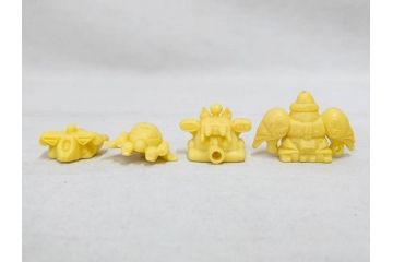 昭和レトロ　当時物　BANDAI　バンダイ　SDガンダム　武器　パーツ　ガン消し　まとめて71個セット(GUNDAM、消しゴム、ガシャポン、フィギュア、おもちゃ、オモチャ、玩具)(R-076317)