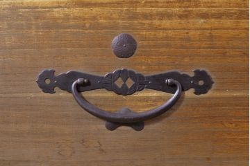 和製アンティーク　特注!!　上手物!!　明治〜大正　時代を感じさせない上質な造り込みの総桐二本松箪笥ローボード(ローチェスト、引き出し、衣装箪笥、整理タンス、テレビ台、テレビボード)(R-076321)