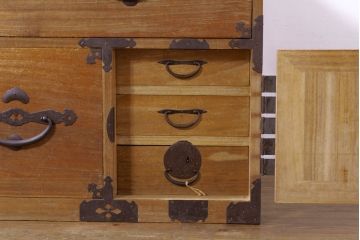和製アンティーク　特注!!　上手物!!　明治〜大正　時代を感じさせない上質な造り込みの総桐二本松箪笥ローボード(ローチェスト、引き出し、衣装箪笥、整理タンス、テレビ台、テレビボード)(R-076322)