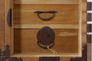 和製アンティーク　特注!!　上手物!!　明治〜大正　時代を感じさせない上質な造り込みの総桐二本松箪笥ローボード(ローチェスト、引き出し、衣装箪笥、整理タンス、テレビ台、テレビボード)(R-076322)