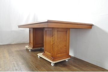 中古　美品　横浜クラシック家具　ダニエル(daniel)　LD(エルディー)シリーズ　A-321　どっしりとした佇まいで風格漂うダイニングテーブル(6人掛け、4人掛け、食卓)(R-076323)