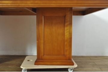 中古　美品　横浜クラシック家具　ダニエル(daniel)　LD(エルディー)シリーズ　A-321　どっしりとした佇まいで風格漂うダイニングテーブル(6人掛け、4人掛け、食卓)(R-076323)