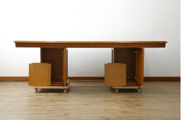 中古　美品　横浜クラシック家具ダニエル(Daniel)　LD(エルディー)シリーズ　A-321　どっしりとした重厚感のあるダイニングテーブル　(R-076323)