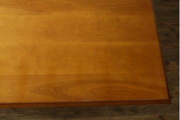 中古　美品　横浜クラシック家具ダニエル(Daniel)　LD(エルディー)シリーズ　A-321　どっしりとした重厚感のあるダイニングテーブル　(R-076323)