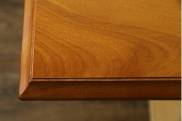 中古　美品　横浜クラシック家具ダニエル(Daniel)　LD(エルディー)シリーズ　A-321　どっしりとした重厚感のあるダイニングテーブル　(R-076323)