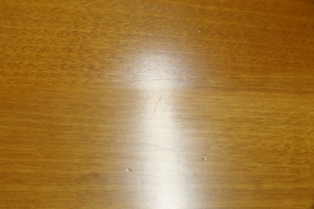 中古　美品　横浜クラシック家具ダニエル(Daniel)　LD(エルディー)シリーズ　A-321　どっしりとした重厚感のあるダイニングテーブル　(R-076323)