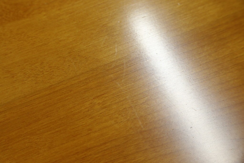 中古　美品　横浜クラシック家具ダニエル(Daniel)　LD(エルディー)シリーズ　A-321　どっしりとした重厚感のあるダイニングテーブル　(R-076323)