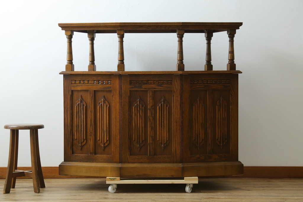 中古　イギリス製　Old Charm(オールドチャーム)　クラシカルな空間を演出するバーカウンター　(R-076325)