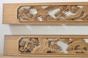 アンティーク建具　和の雰囲気を高める松と鷹の彫刻欄間2枚セット(明り取り、明かり取り)(R-076335)