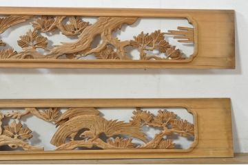 アンティーク建具　和の雰囲気を高める松と鷹の彫刻欄間2枚セット(明り取り、明かり取り)(R-076335)