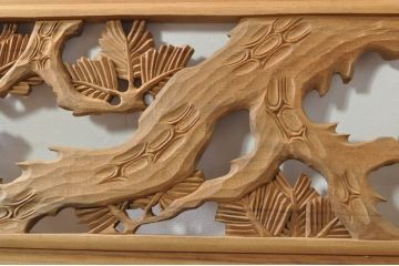 アンティーク建具　和の雰囲気を高める松と鷹の彫刻欄間2枚セット(明り取り、明かり取り)(R-076335)