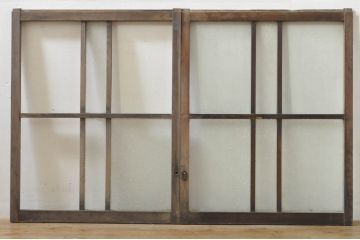 アンティーク建具　レトロ空間におすすめ!素朴な木味が魅力的なガラス窓2枚セット(引き戸、ガラス戸)(R-076339)
