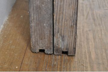 アンティーク建具　レトロ空間におすすめ!素朴な木味が魅力的なガラス窓2枚セット(引き戸、ガラス戸)(R-076339)