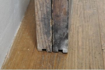 アンティーク建具　レトロ空間におすすめ!素朴な木味が魅力的なガラス窓2枚セット(引き戸、ガラス戸)(R-076340)