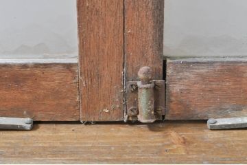 アンティーク建具　ペイント仕上げ限定　レトロな空間づくりにおすすめの両開き窓1対2枚セット(ガラス窓、ガラス戸、ガラス扉)(R-076346)