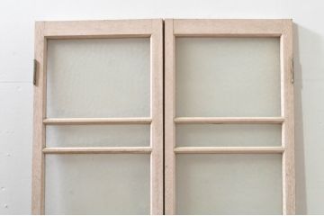 アンティーク建具　ペイント仕上げ限定　レトロな空間づくりにおすすめの両開き窓1対2枚セット(ガラス窓、ガラス戸、ガラス扉)(R-076347)