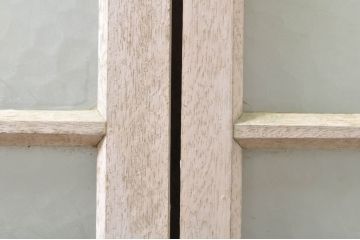 アンティーク建具　ペイント仕上げ限定　レトロな空間づくりにおすすめの両開き窓1対2枚セット(ガラス窓、ガラス戸、ガラス扉)(R-076347)