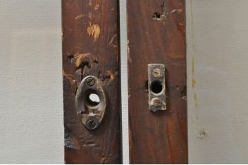 アンティーク建具　レトロ空間におすすめ!素朴な木味が魅力的なガラス窓4枚セット(引き戸、ガラス戸)(R-076350)