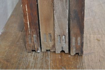アンティーク建具　レトロ空間におすすめ!素朴な木味が魅力的なガラス窓4枚セット(引き戸、ガラス戸)(R-076350)