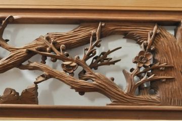 アンティーク建具　井波彫刻　巧記富吉作　繊細な四君子(蘭・菊・梅・竹)のデザインが目を惹く両面彫刻欄間2枚セット(R-076354)