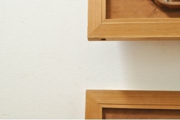 アンティーク建具　井波彫刻　巧記富吉作　繊細な四君子(蘭・菊・梅・竹)のデザインが目を惹く両面彫刻欄間2枚セット(R-076354)