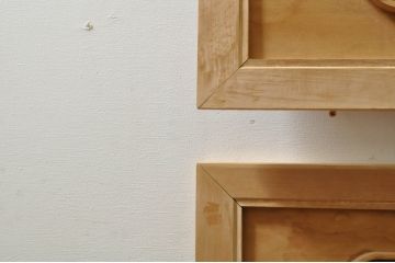 アンティーク建具　井波彫刻　壽山作　松の木と風情ある風景の図柄が美しい両面彫刻欄間2枚セット(明かり取り、明り取り)(R-076355)